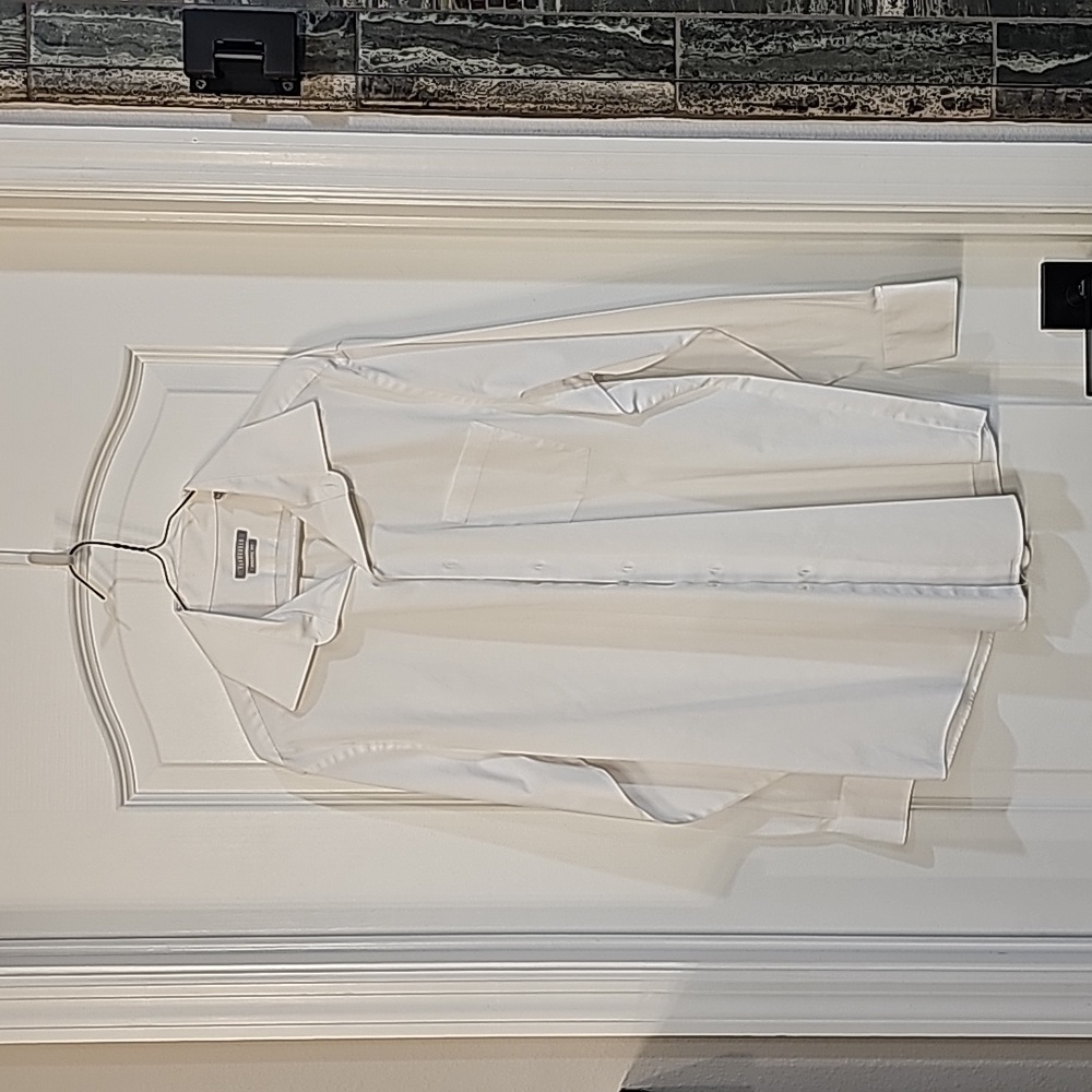 White dress shirt